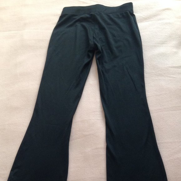 Under Armour Black Flared-Leg Yoga Pant, Youth Size YMD - Picture 9 of 11